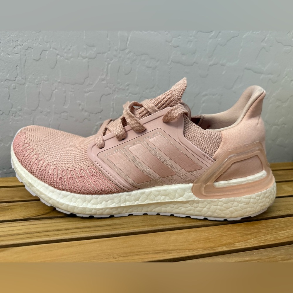 Adidas Ultraboost 20 Women’s Running Shoes

✨ Brand new with original tag